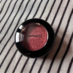 MAC Dazzleshadow extreme - Royal Ruby